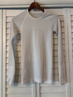 Lululemon Long Sleeve Swiftly Tech - Size 2